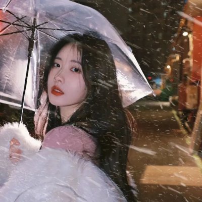 少女嬉春